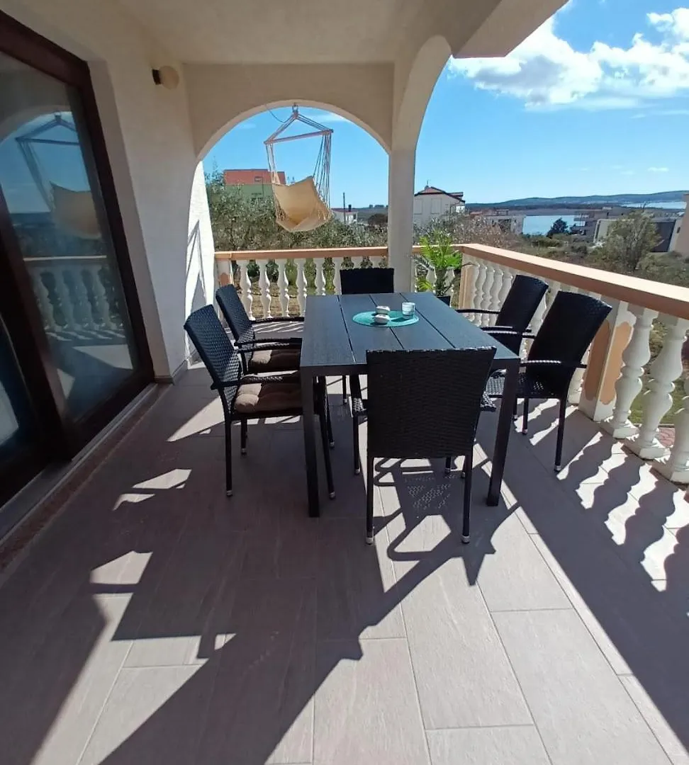 Apartmani Niko Povljana