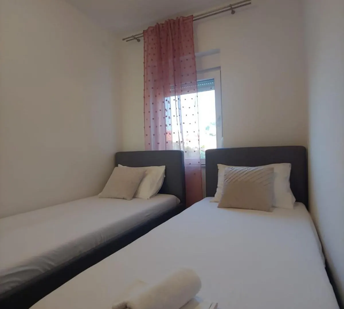 Apartmani Niko Povljana Appartement