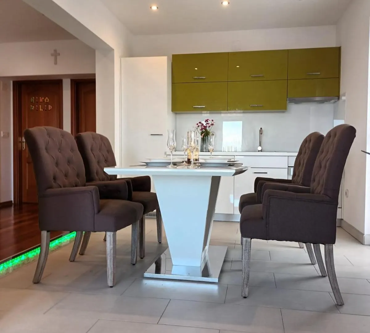Apartmani Niko Povljana 0*,