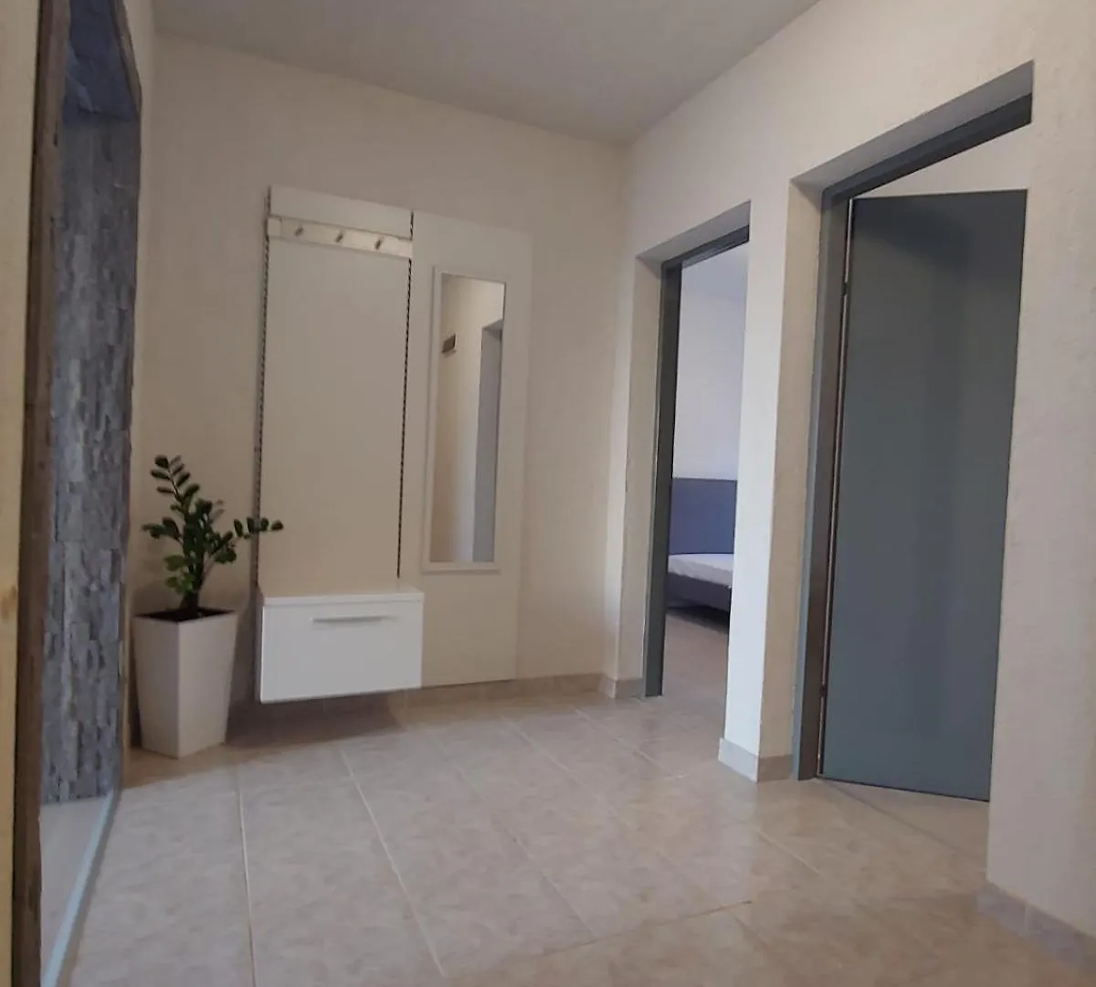 Apartmani Niko Povljana 0*,