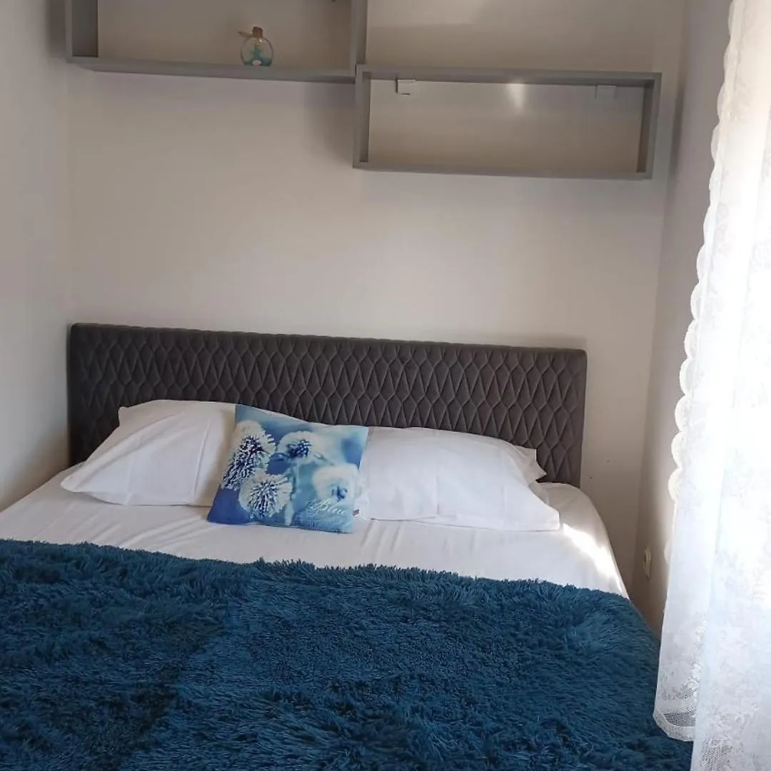 Apartmani Niko Povljana 0*,